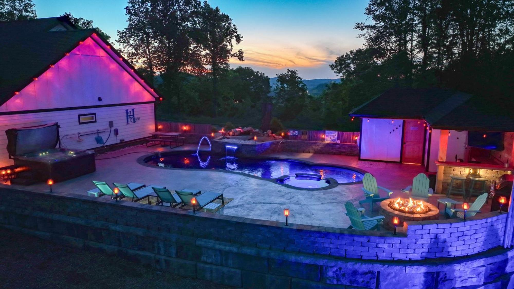 塞维尔维尔H2Oasis Incredible Pool Retreat With Mountains Views!别墅 外观 照片