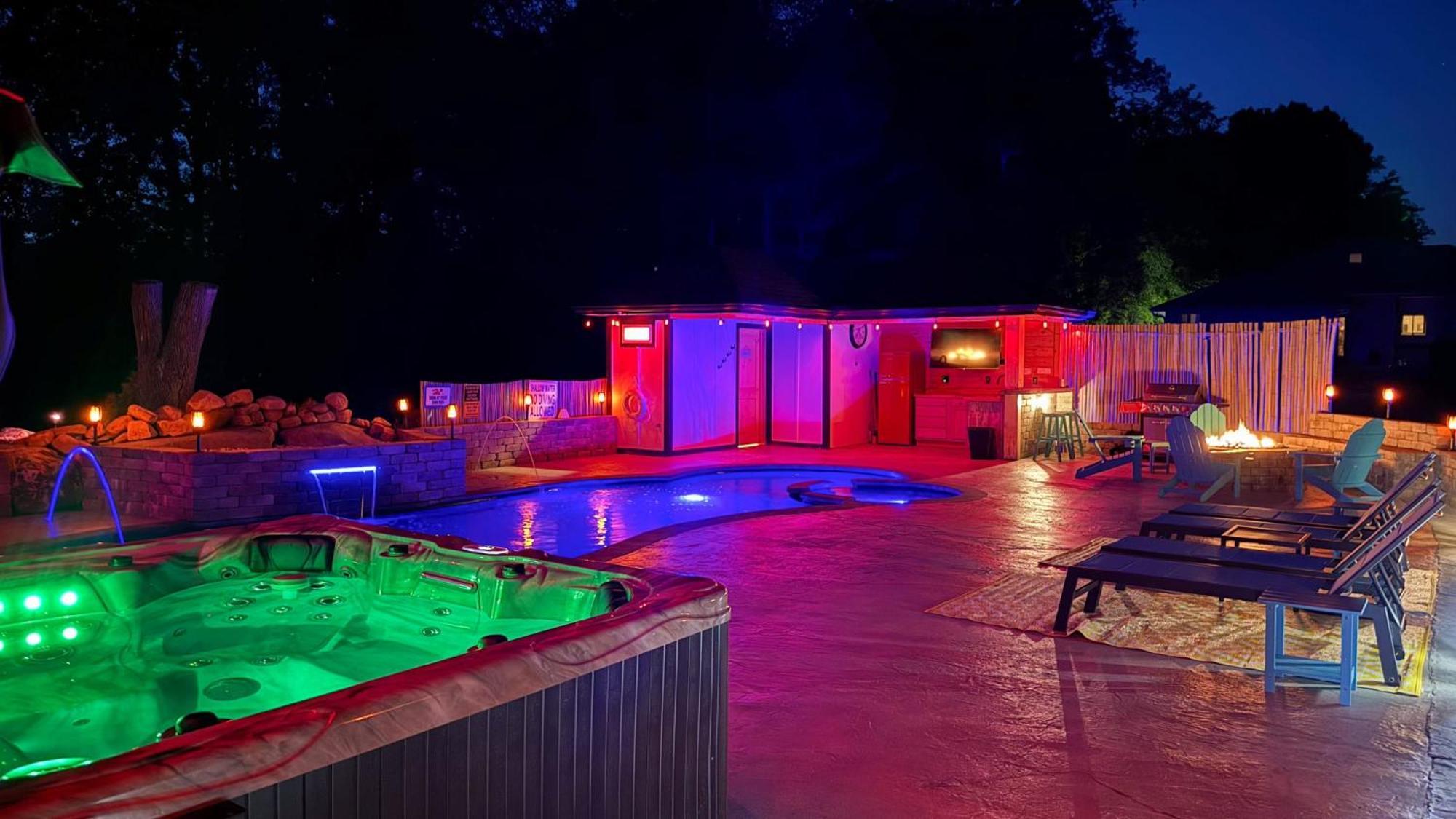 塞维尔维尔H2Oasis Incredible Pool Retreat With Mountains Views!别墅 外观 照片